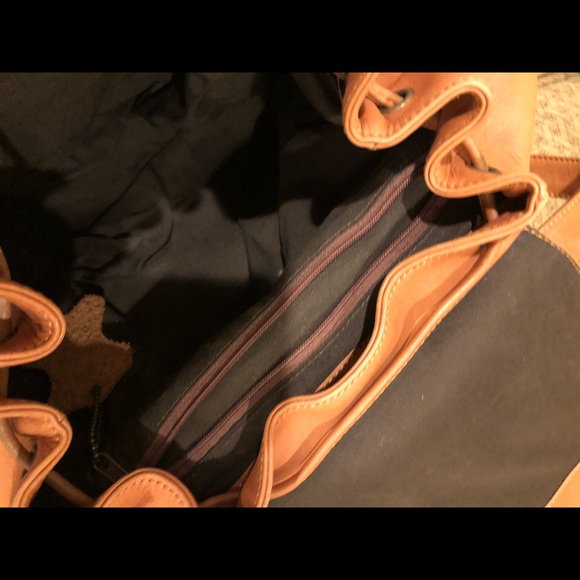 Leather backpack - Picture 4 of 8